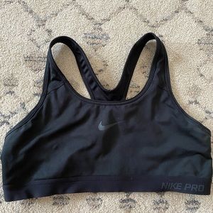 Nike pro sports bra
